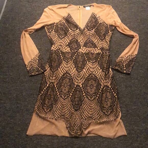 Venus Brand Black and Tan Lace BodyCon Mini Dress Zippered Back Women's size 4 - Picture 1 of 5
